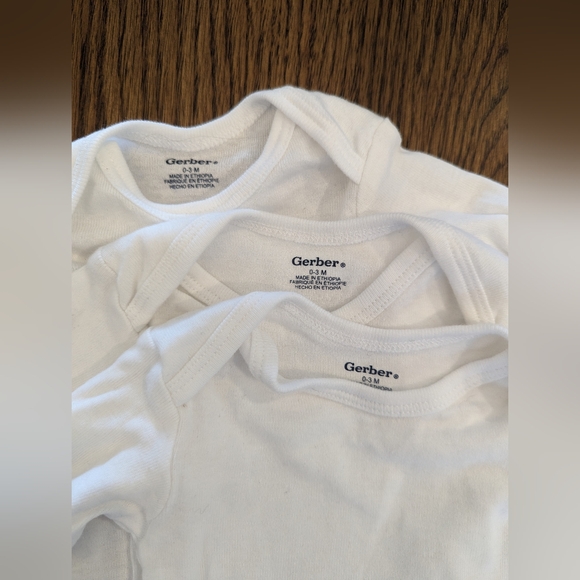 Gerber 0-3m bodysuits - Picture 2 of 2